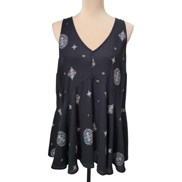 torrid Size 0 (L) Black with Medallion Pattern Empire Waist Sleeveless Blouse - Picture 1 of 13